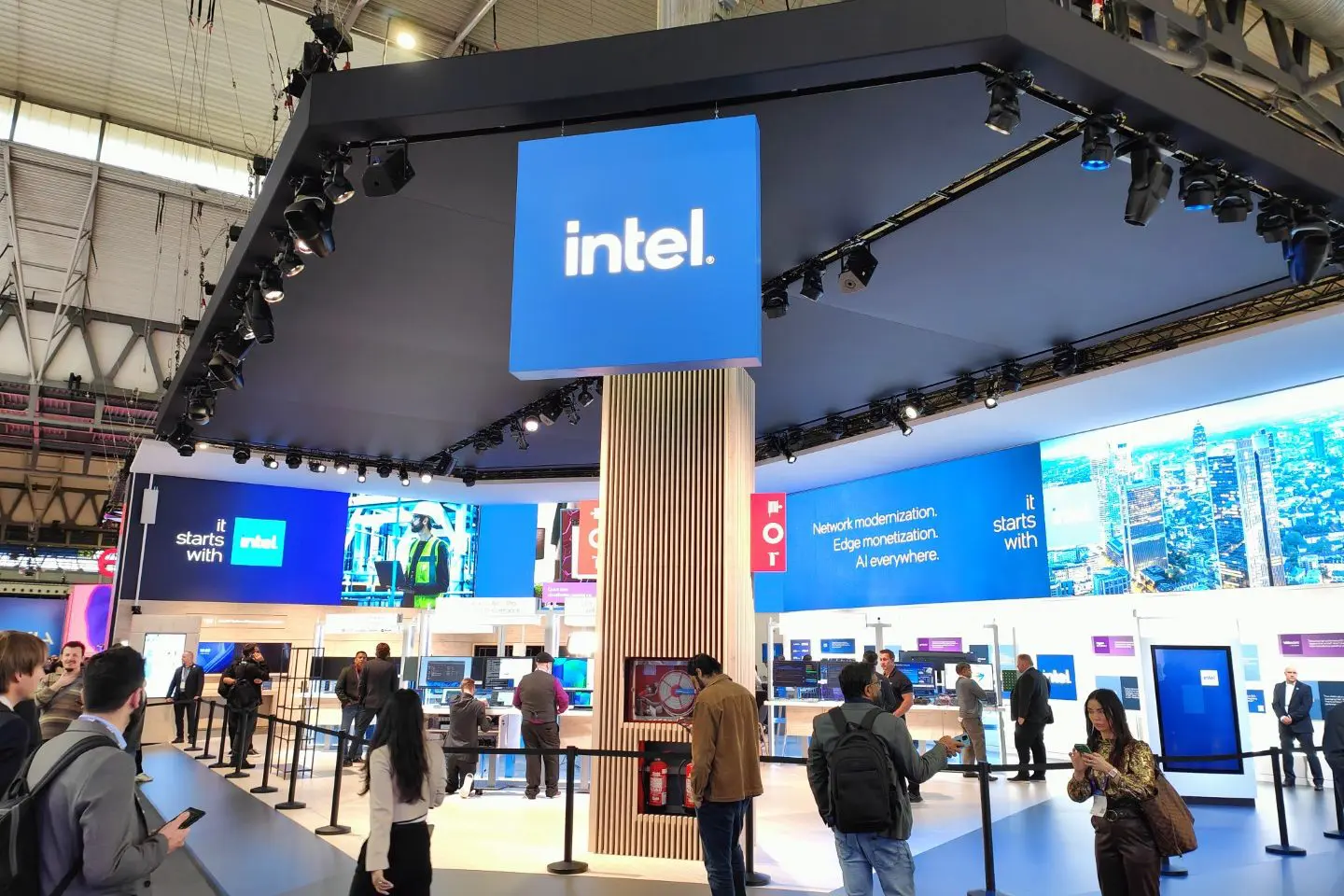 Intel zoekt investeerders voor Altera