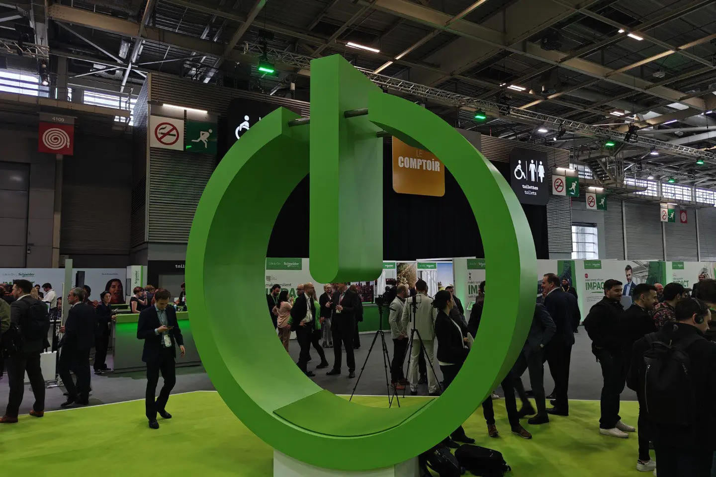 Schneider Electric lanceert referentiedesigns voor AI-datacenters met Nvidia Blackwell