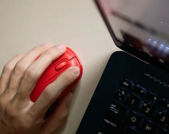 Hoe pas je je muis aan voor linkshandigen?