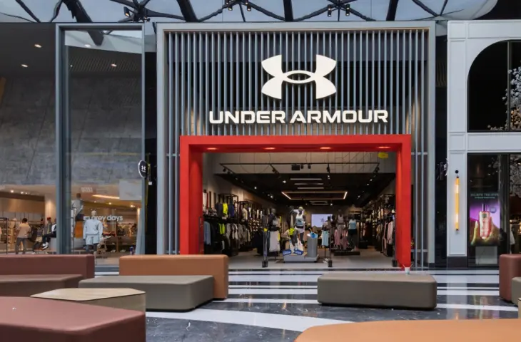 Hackers shoppen klantendata bij kledingmerk Under Armour