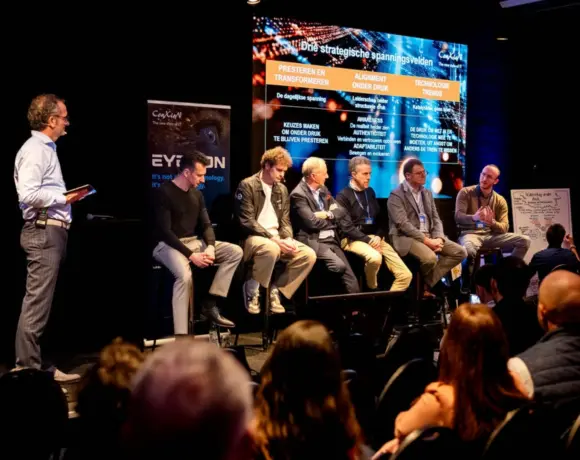 Presteren én transformeren: het echte spanningsveld van 2026